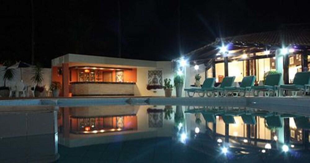 Happy Hotel Girassol Porto Seguro Buitenkant foto